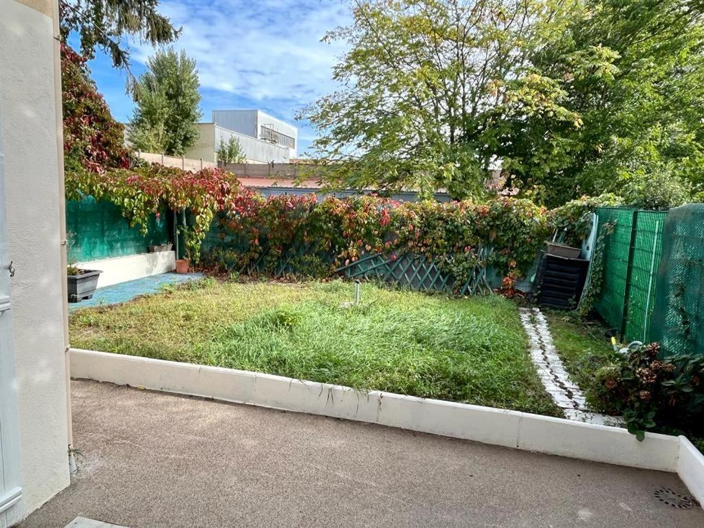Charmante Maison Avec Jardin Sans Vis-A-Vis Saint-Fons エクステリア 写真