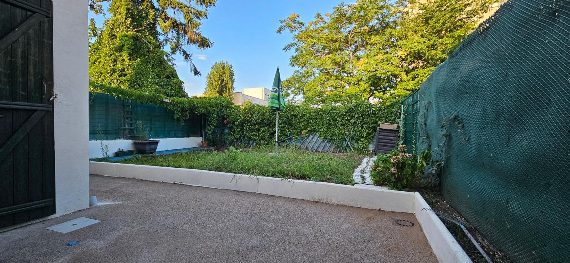 Charmante Maison Avec Jardin Sans Vis-A-Vis Saint-Fons エクステリア 写真